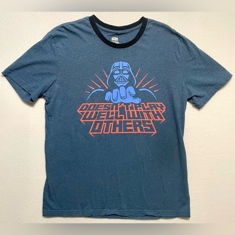 Star Wars Darth Vader “Doesn’t Play Well With Others” Graphic Tshirt Size XL